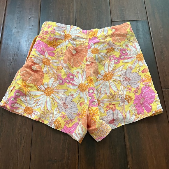 Floral H&M shorts - Picture 2 of 4